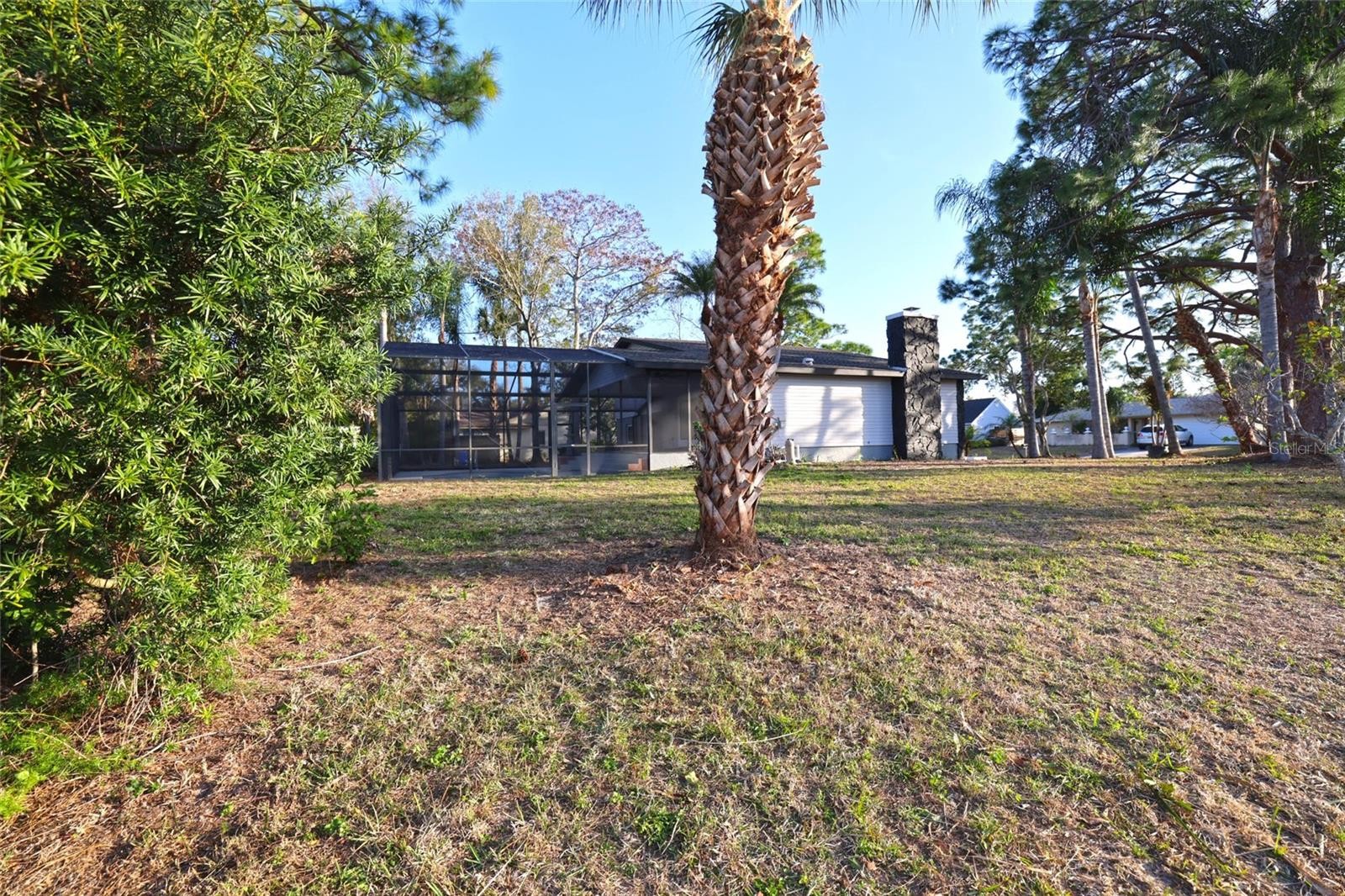 5667 CREEKWOOD DR