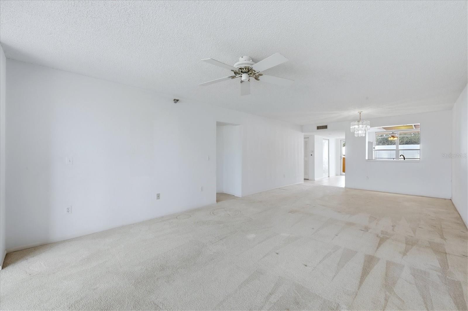 3740 PINEBROOK CIR #207