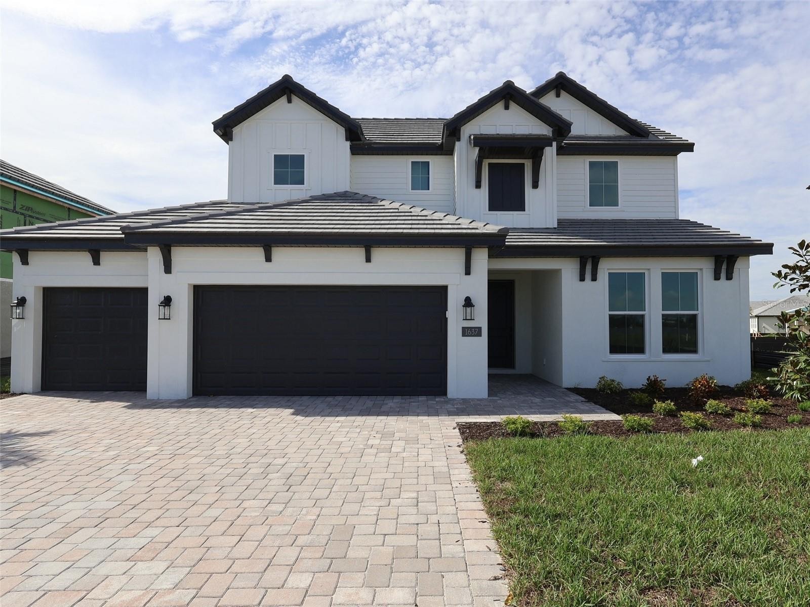 1637 LUGANO CIR