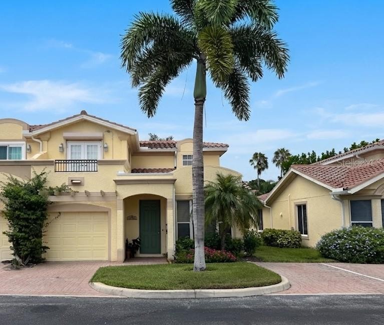 1140 BEACHCOMBER CT #11