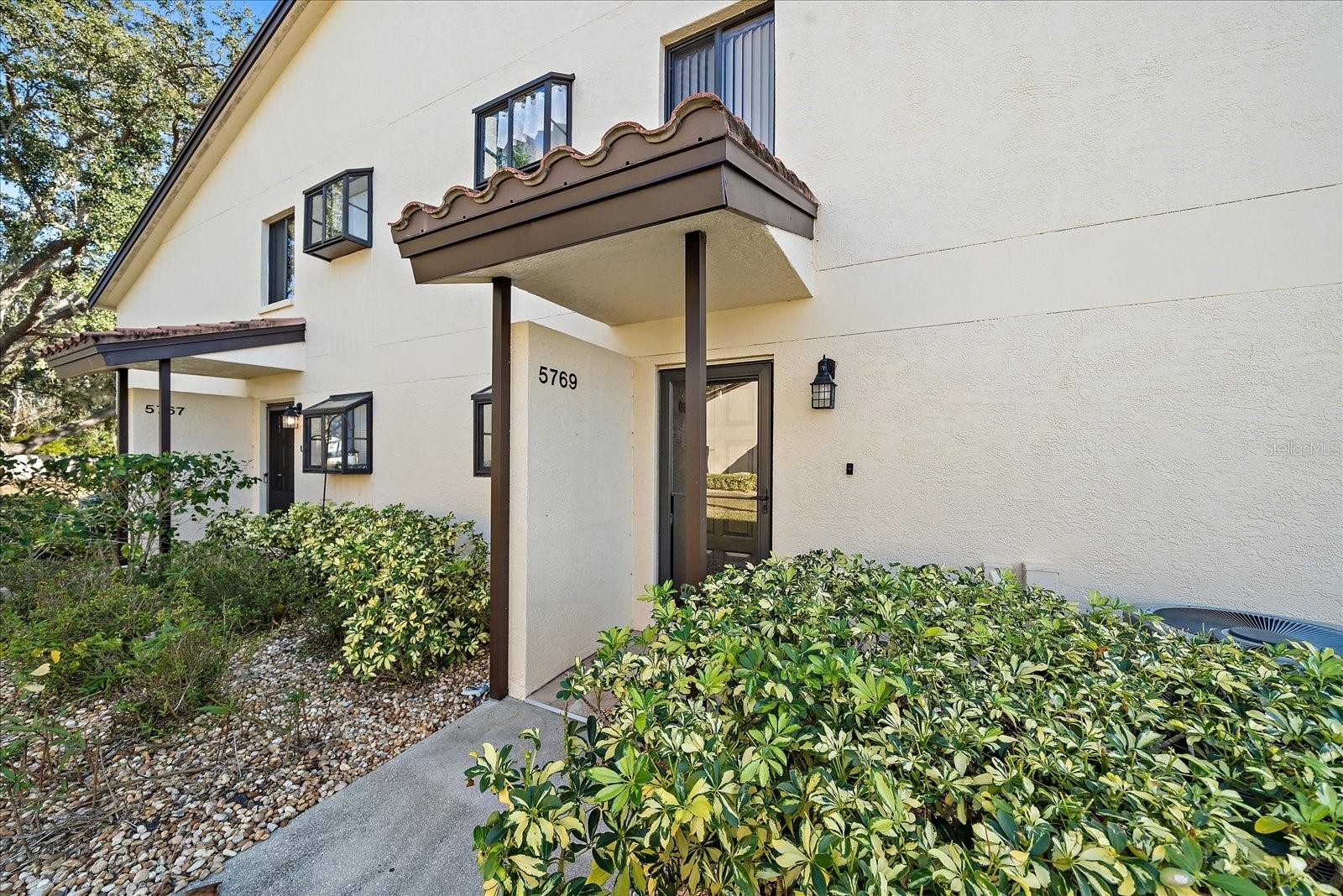 5769 GARDENS DR #101