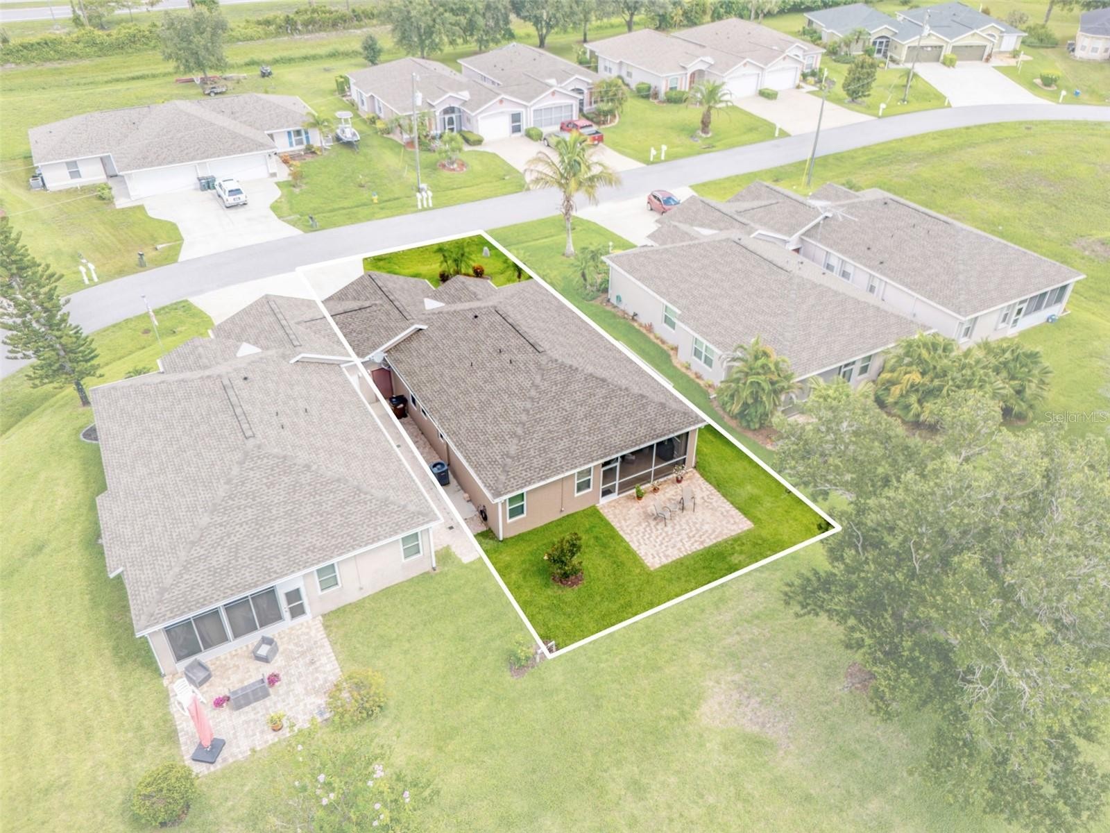1351 HEDGEWOOD CIR