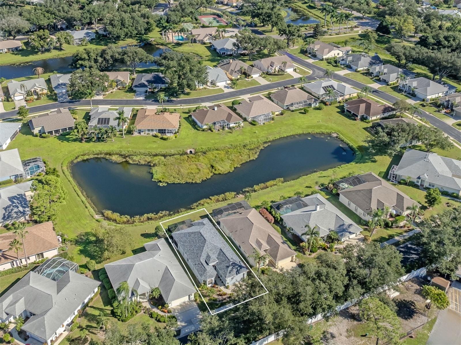 443 BERMUDA ISLES CIR
