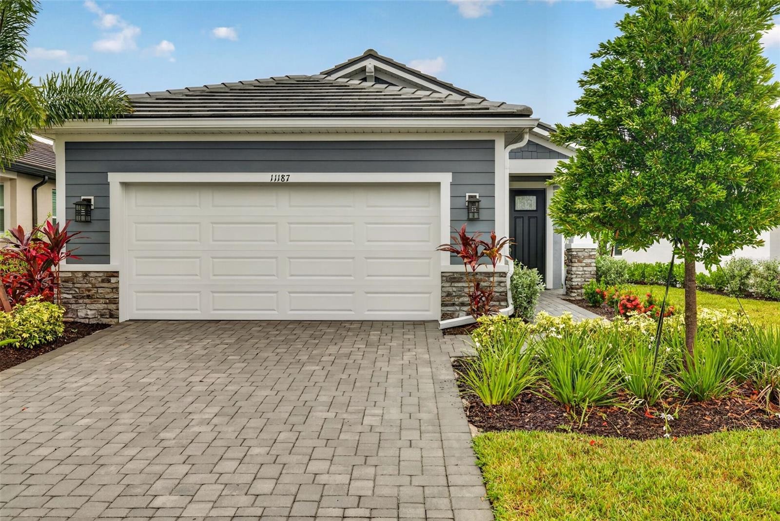 11187 LIVEWELL CT