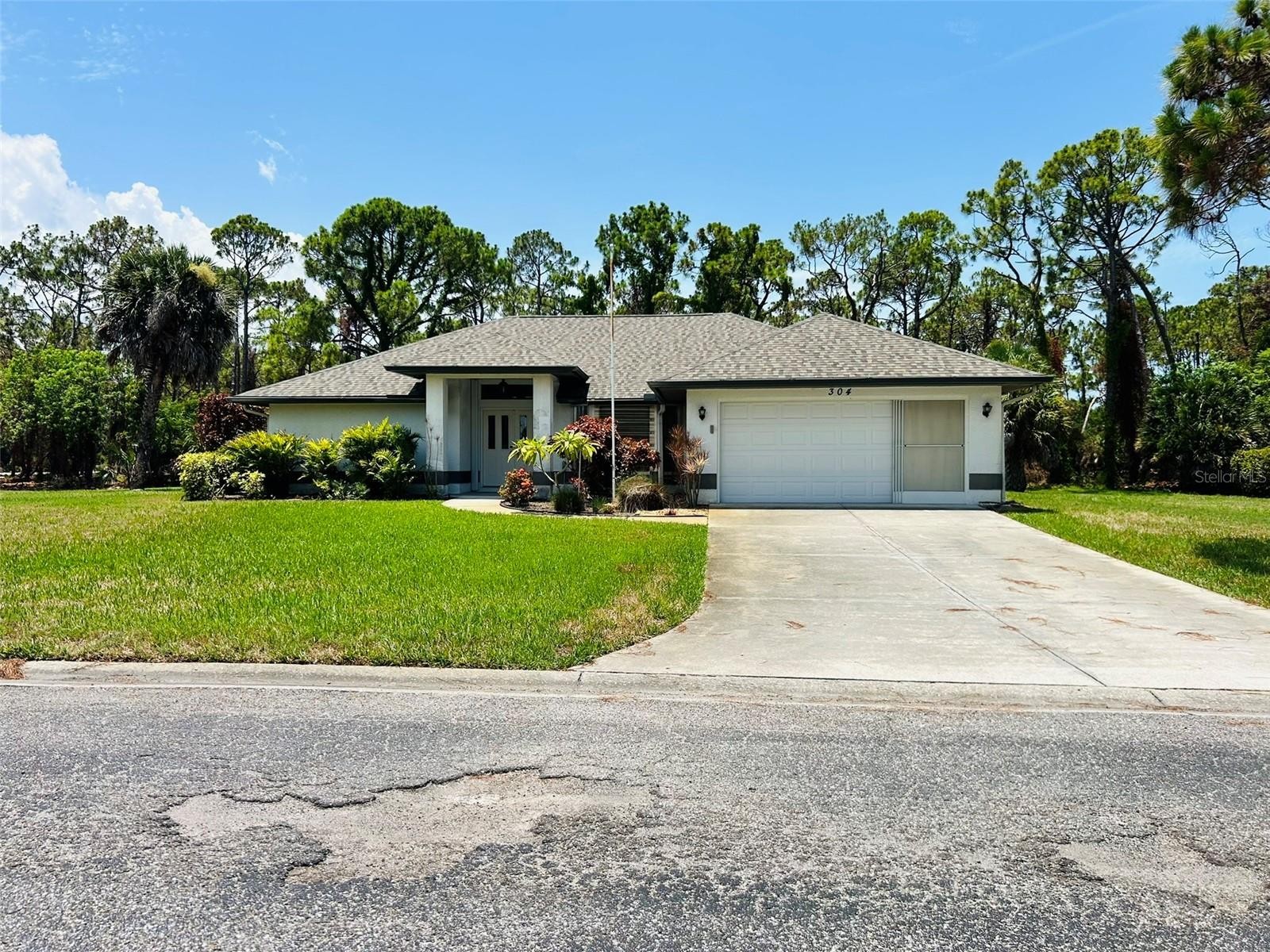 304 PINE GLEN CT