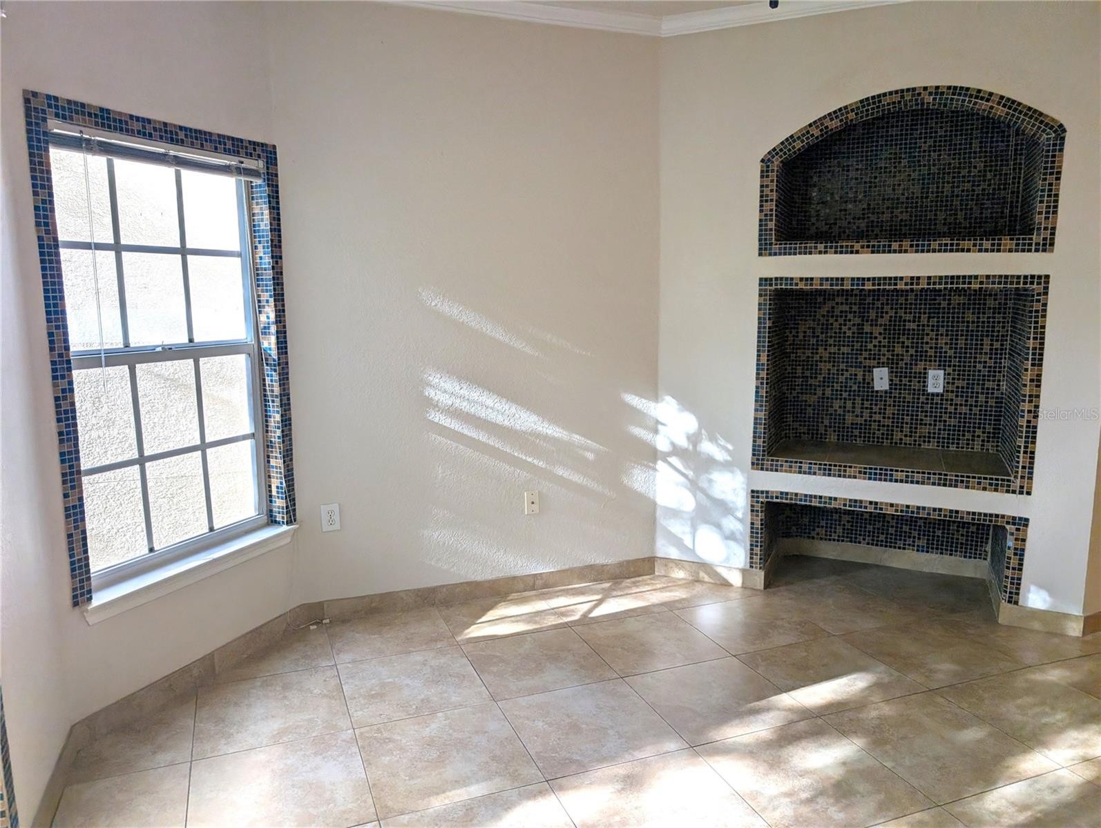 5180 NORTHRIDGE RD #203