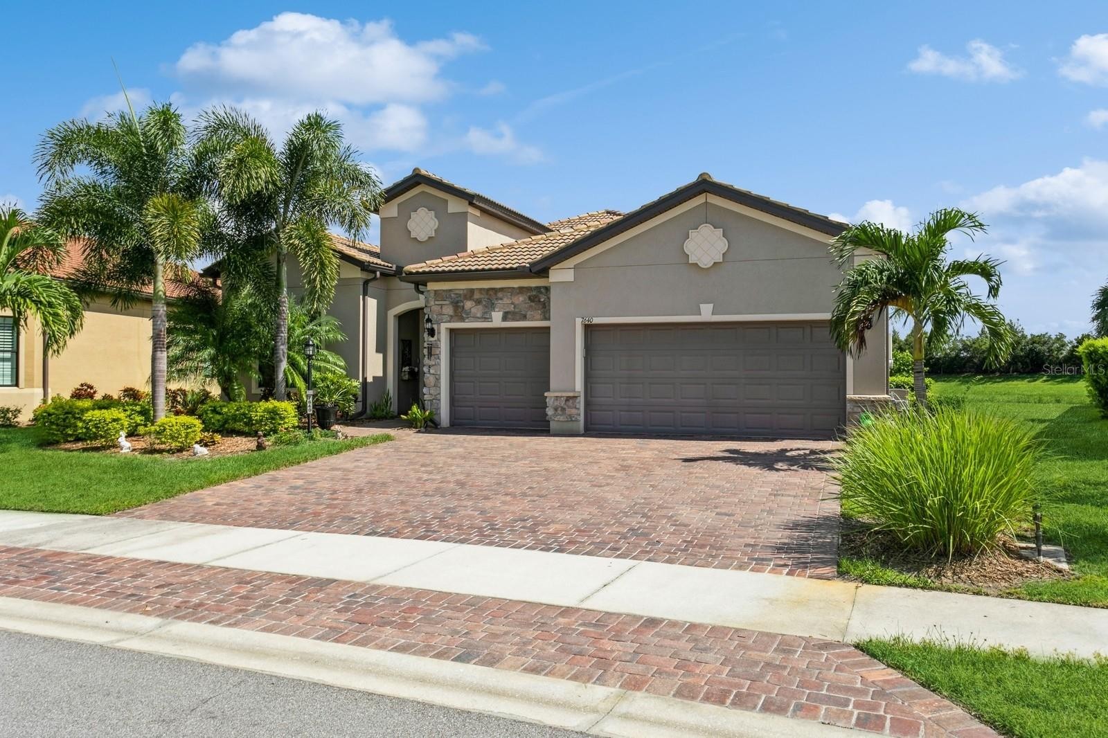 7640 Viola Loop Lakewood Ranch Florida 34202