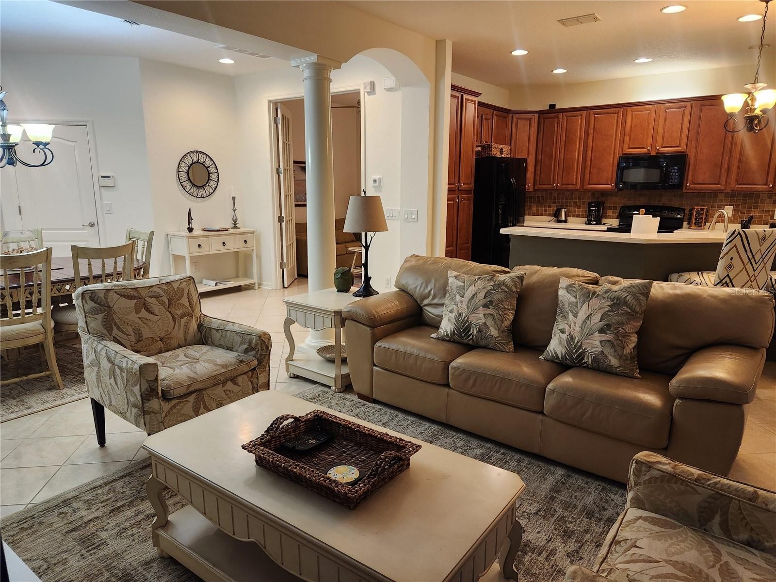 8119 VILLA GRANDE CT