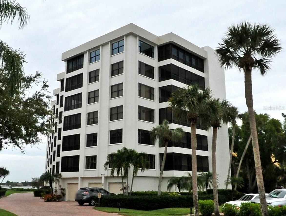 8735 MIDNIGHT PASS RD #404B