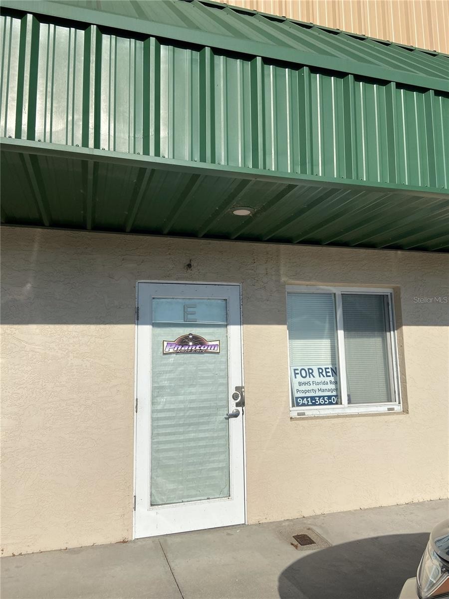 120 TRIPLE DIAMOND BLVD #E