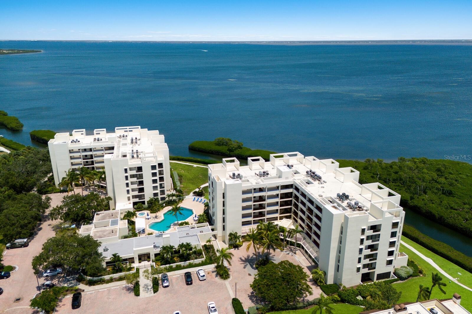 2016 Harbourside Dr #323 Longboat Key Florida 34228