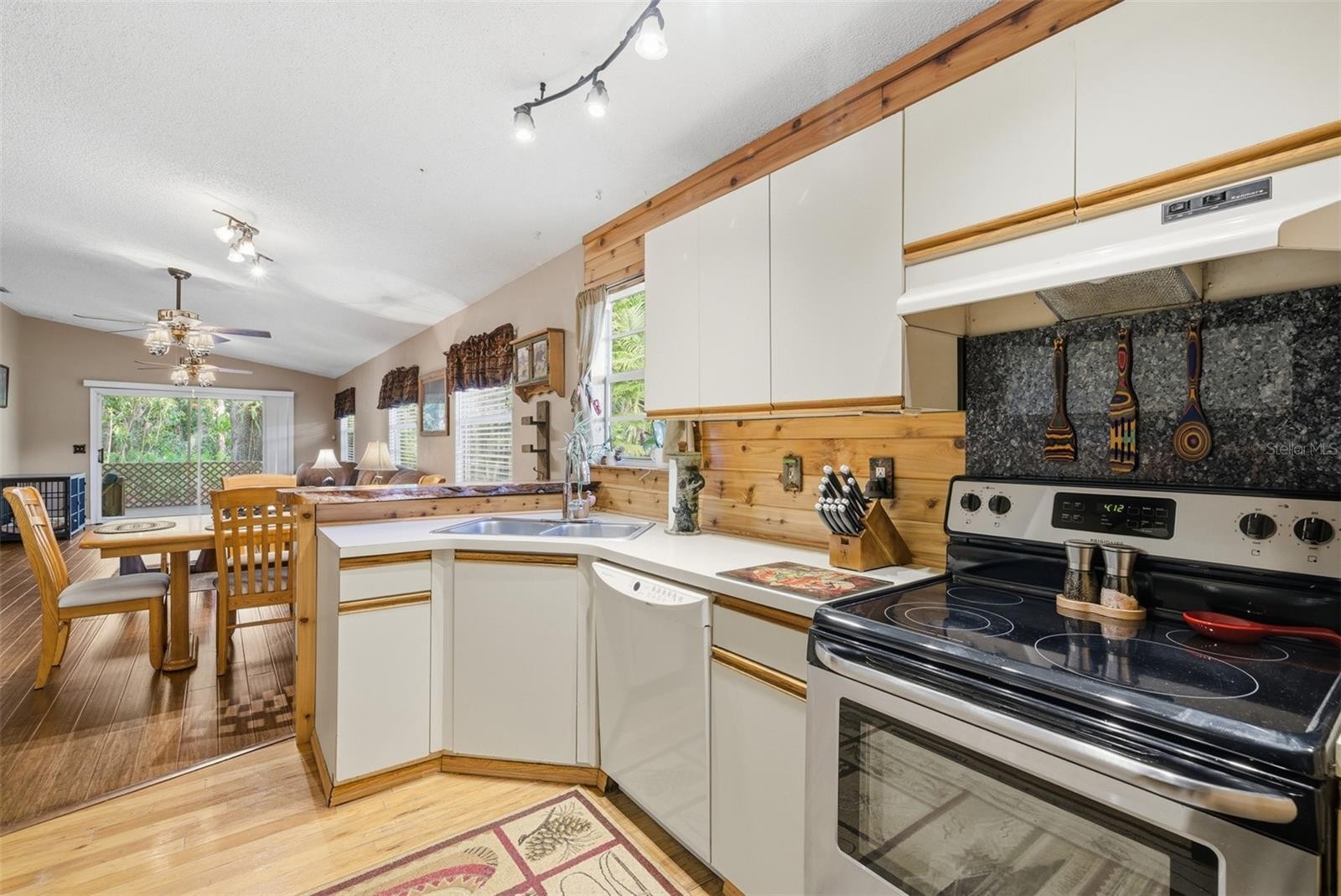 331 BEARDED OAKS CIR