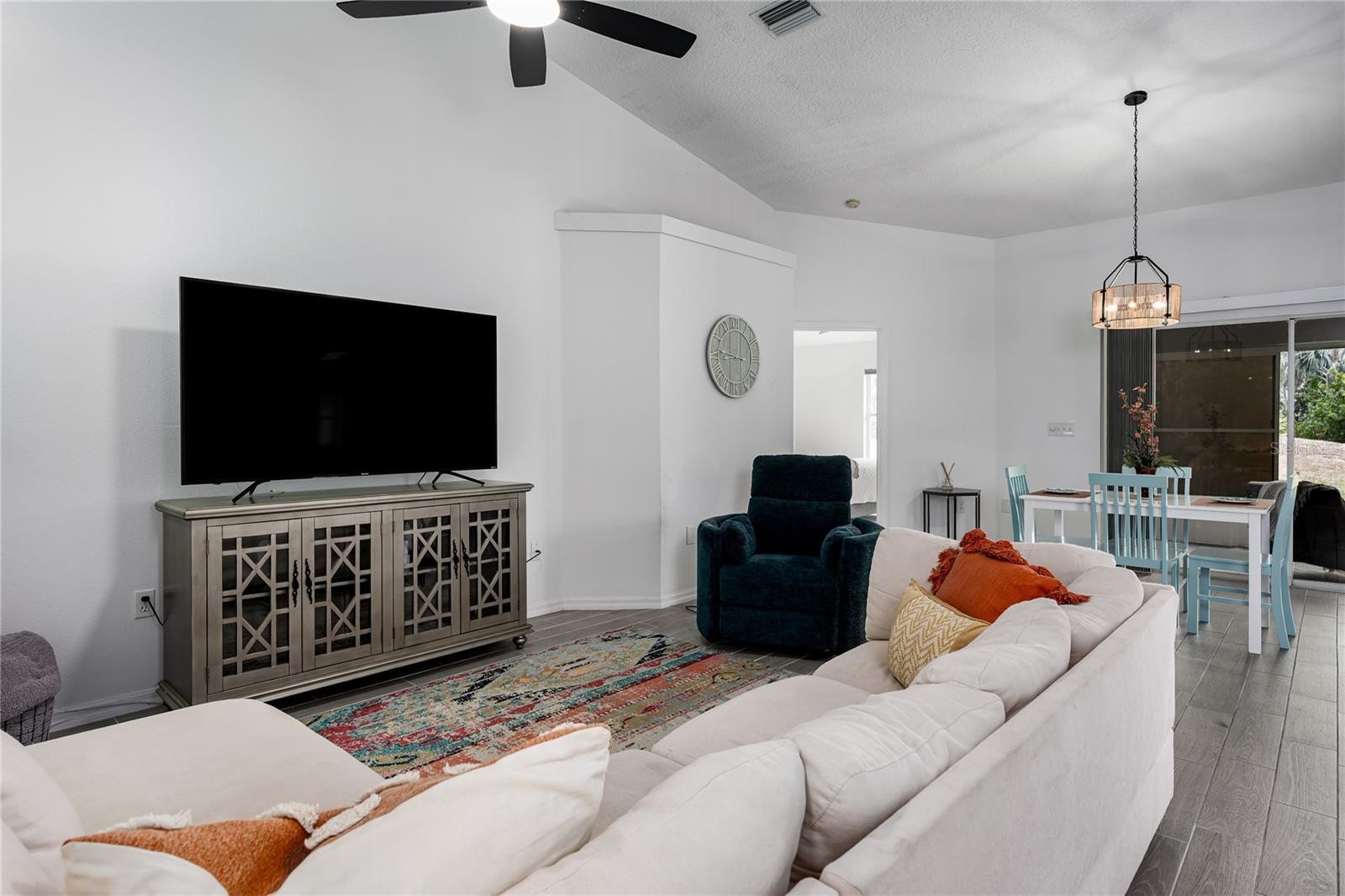 1608 FAIRWAY OAKS DR