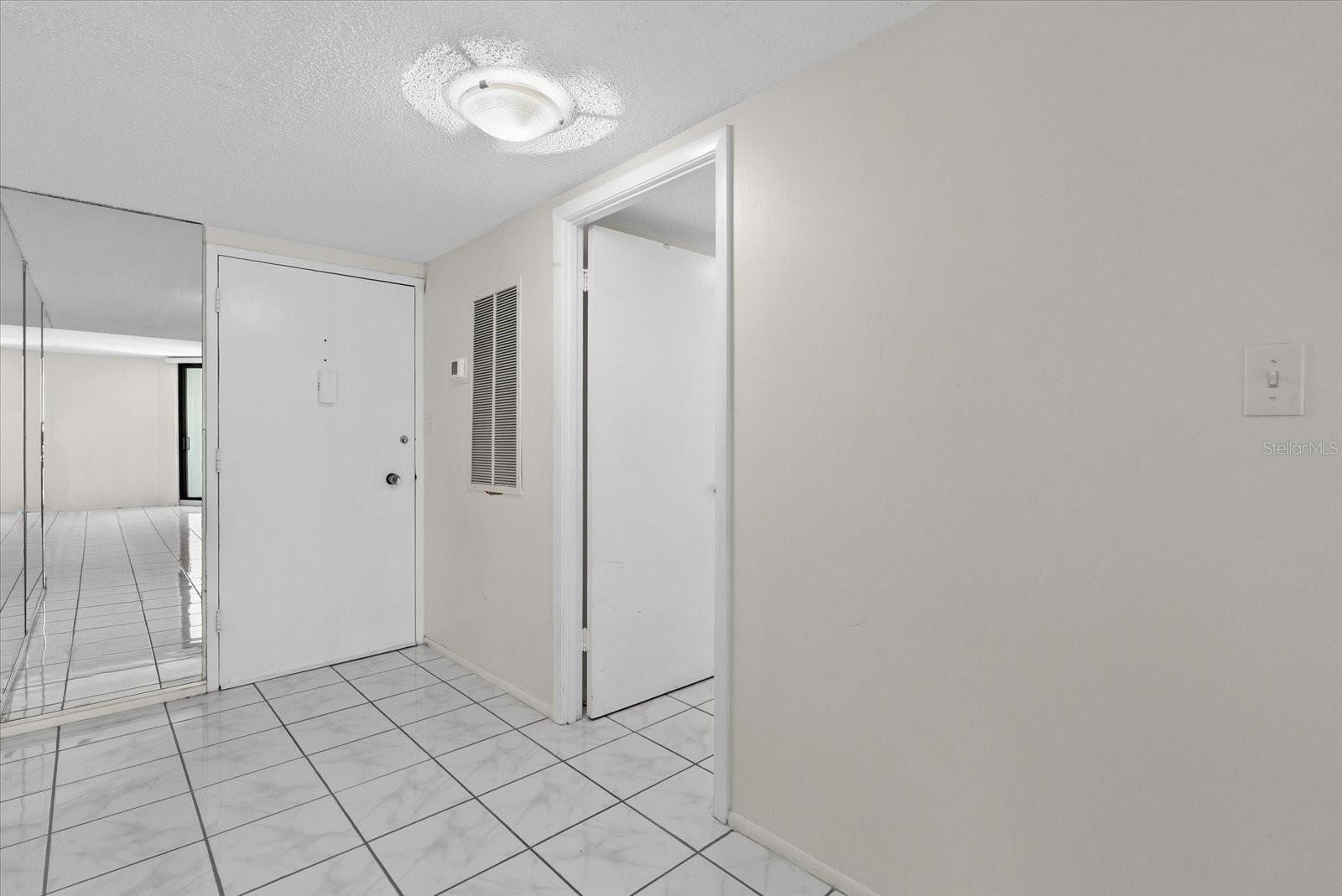 4822 OCEAN BLVD #11E