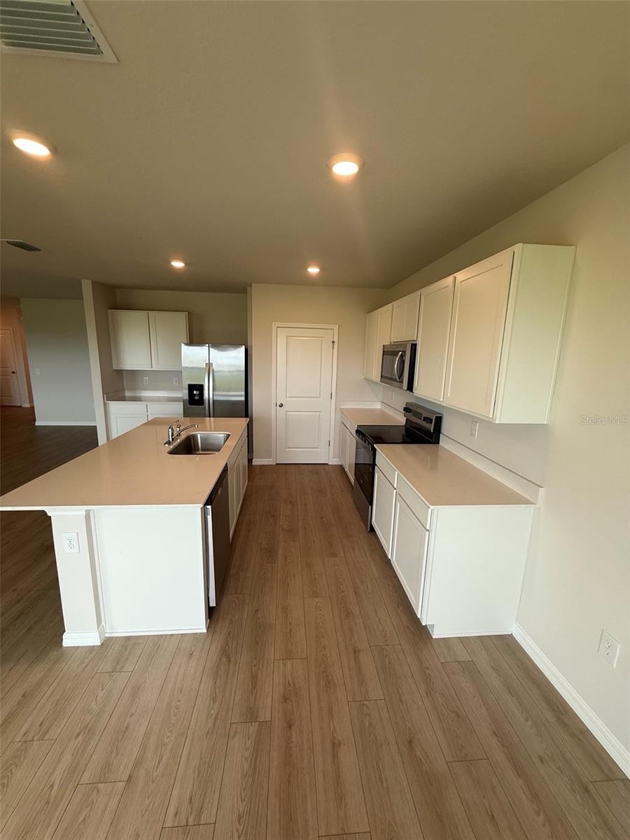 3813 SILVER STRAND TRL