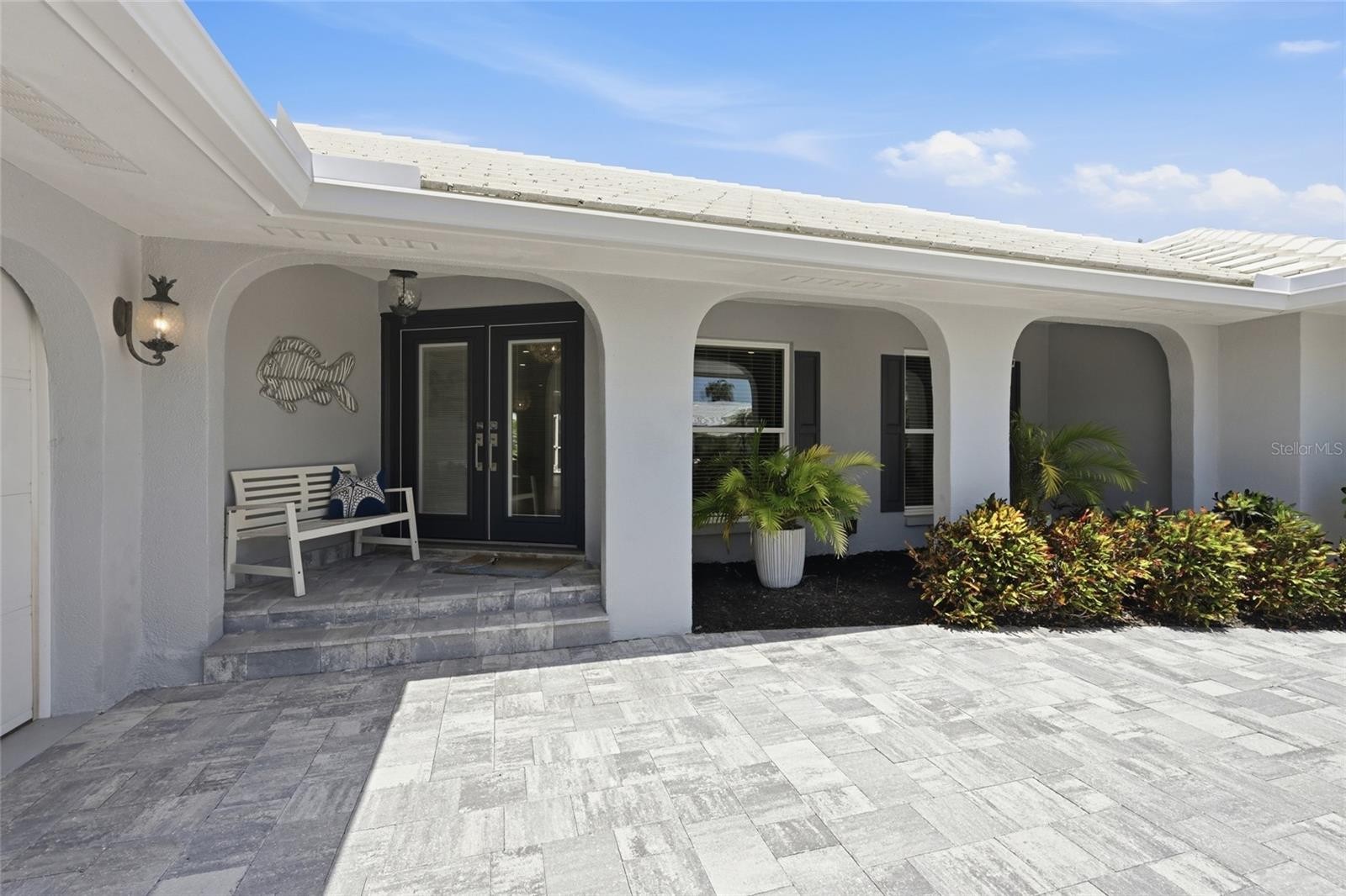 408 YACHT HARBOR DR