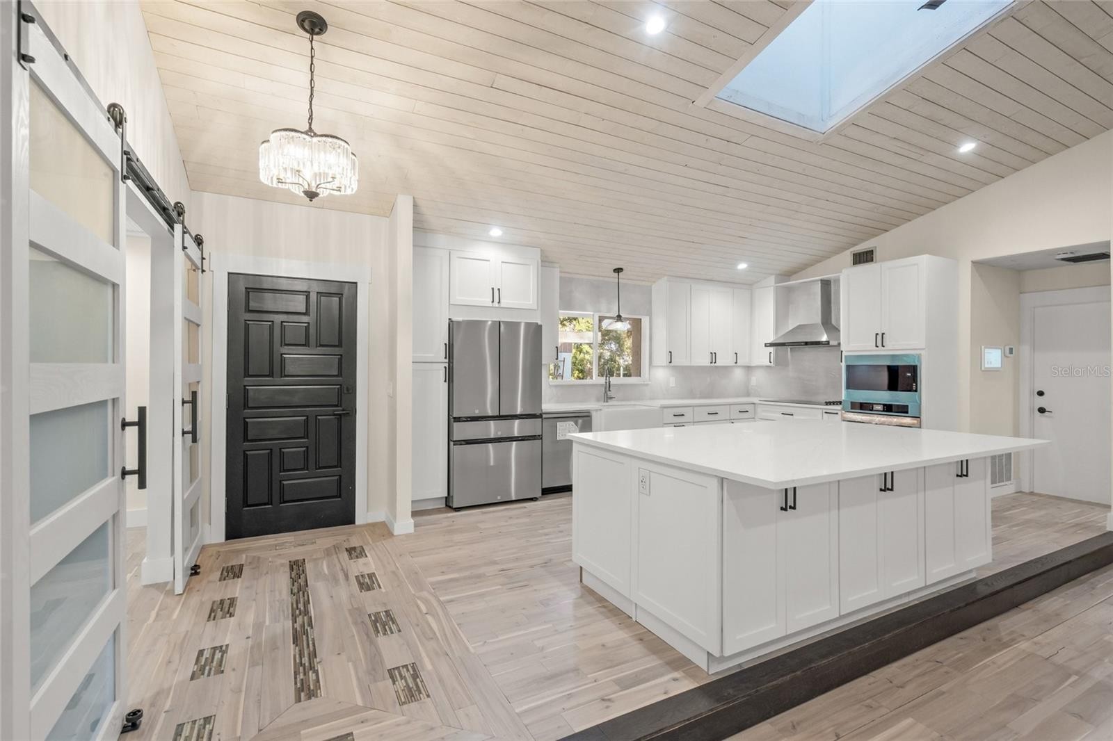 4916 HIDDEN OAKS TRL