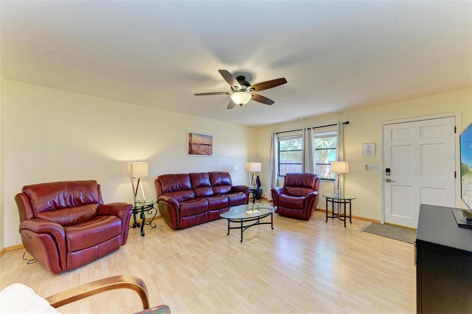 401 SHORE RD