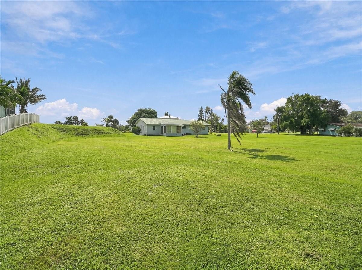 71 ISLAND CT