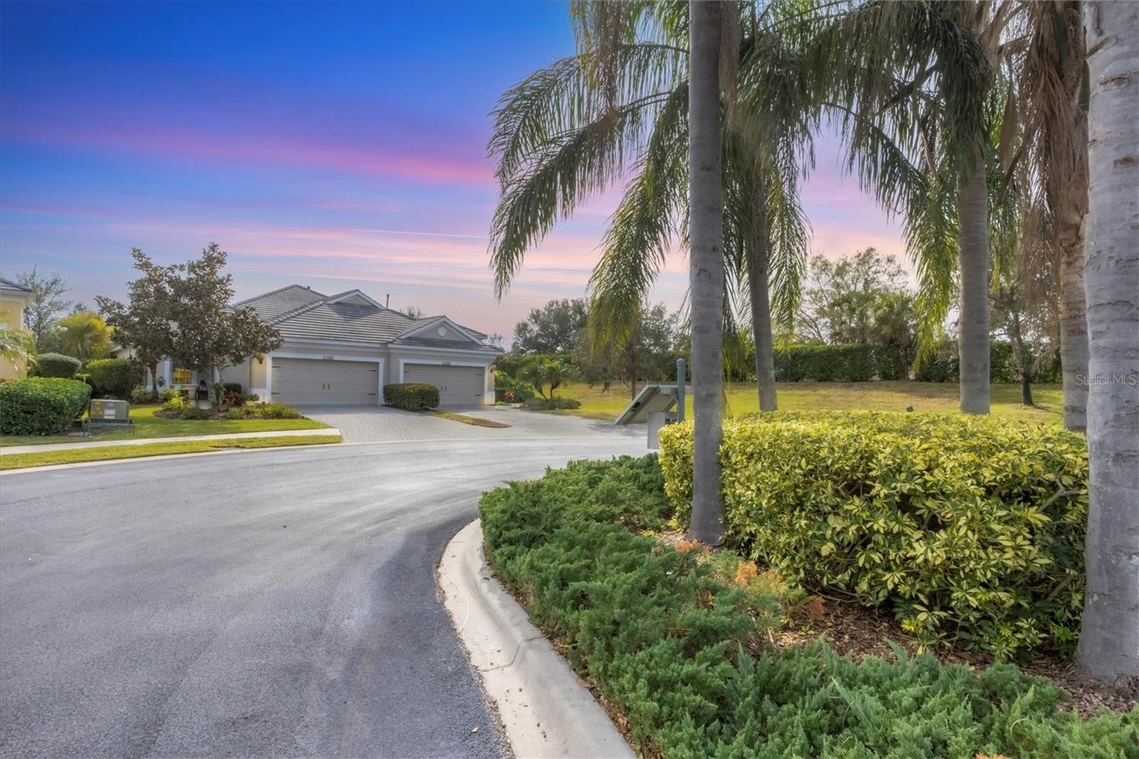 11808 SAWGRASS LAKE TER