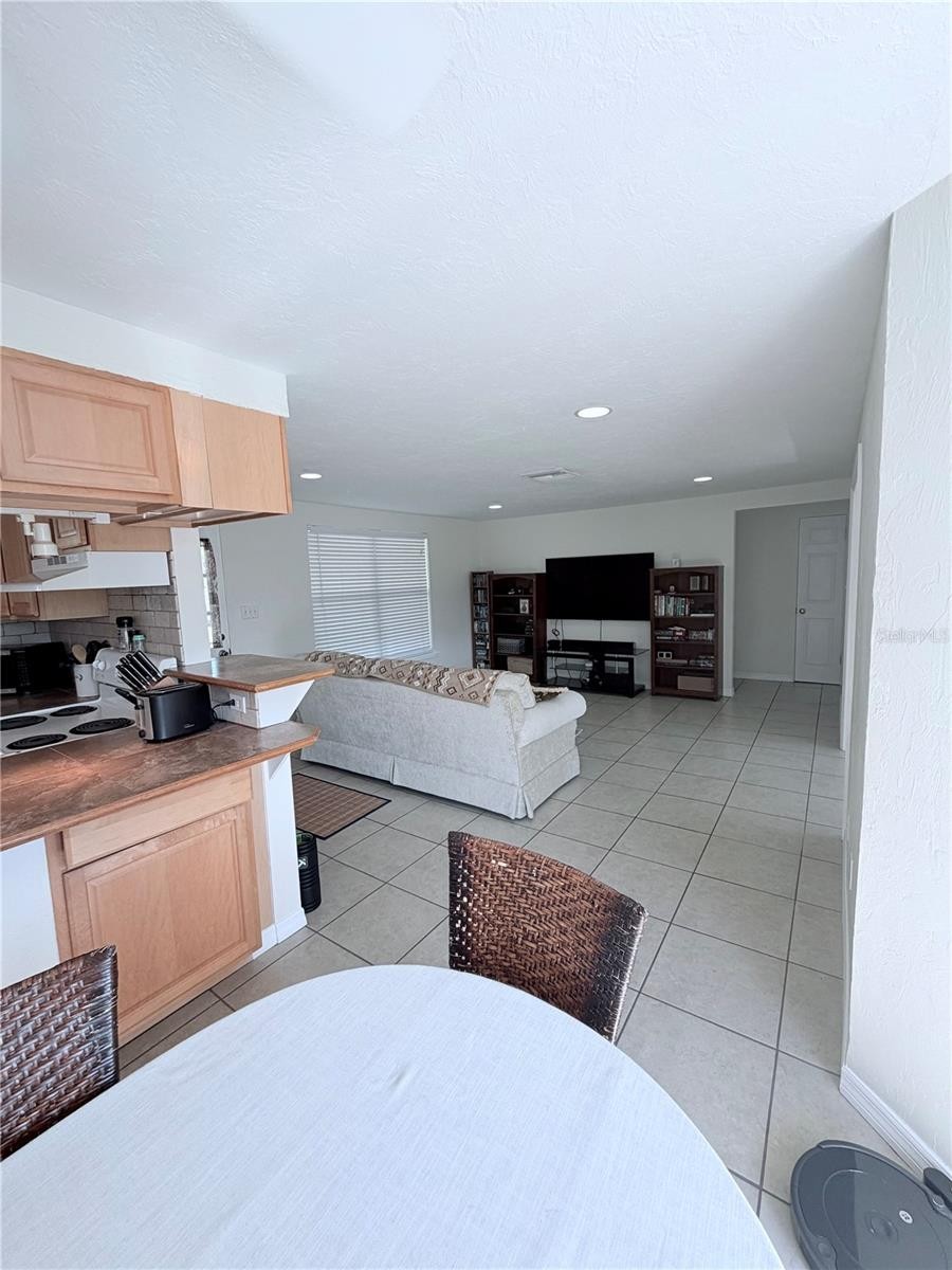 3219 CAMBRIDGE DR