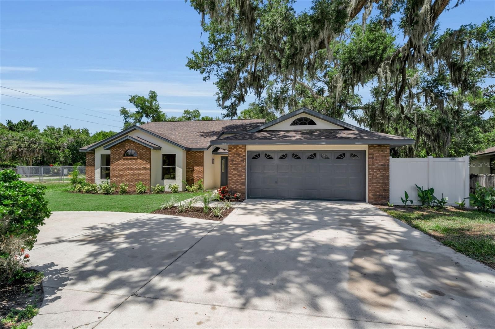 1005 GREYSTONE LN