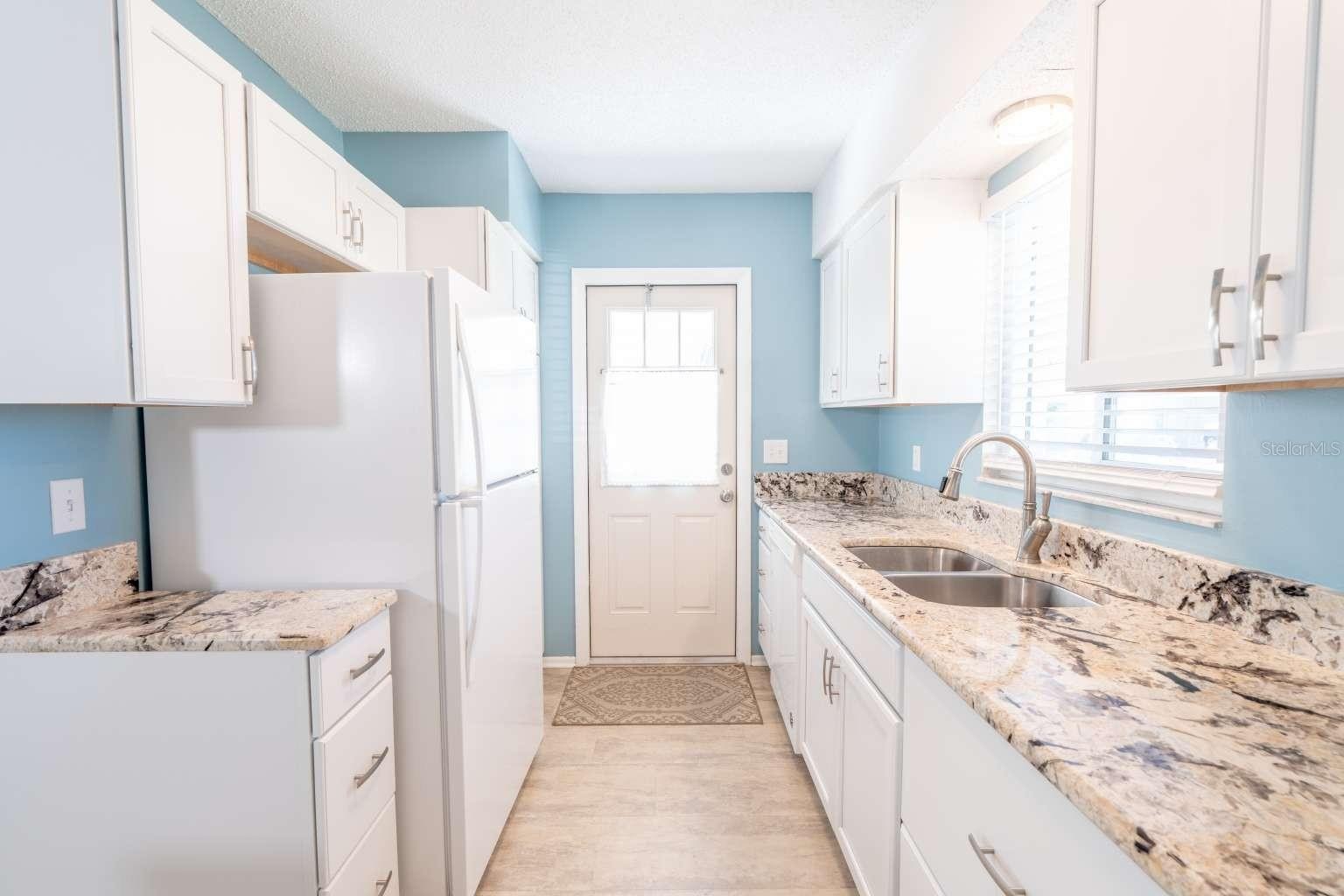 456 CIRCLEWOOD DR #L7