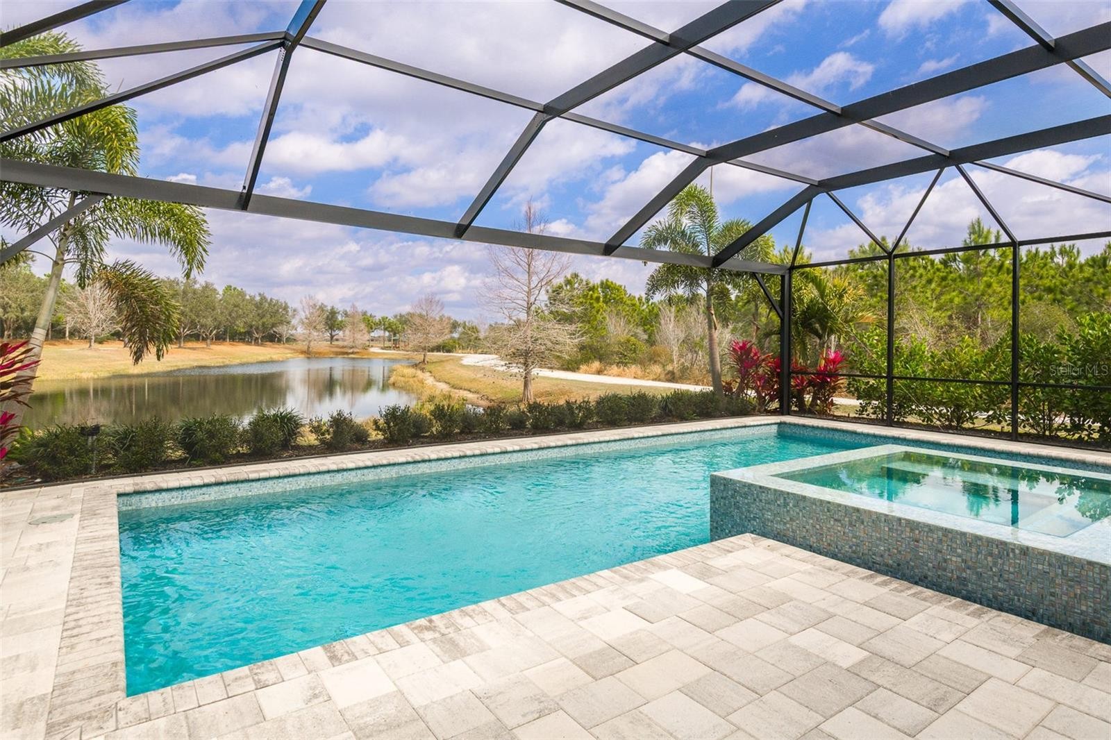 15623 LEVEN LINKS PL