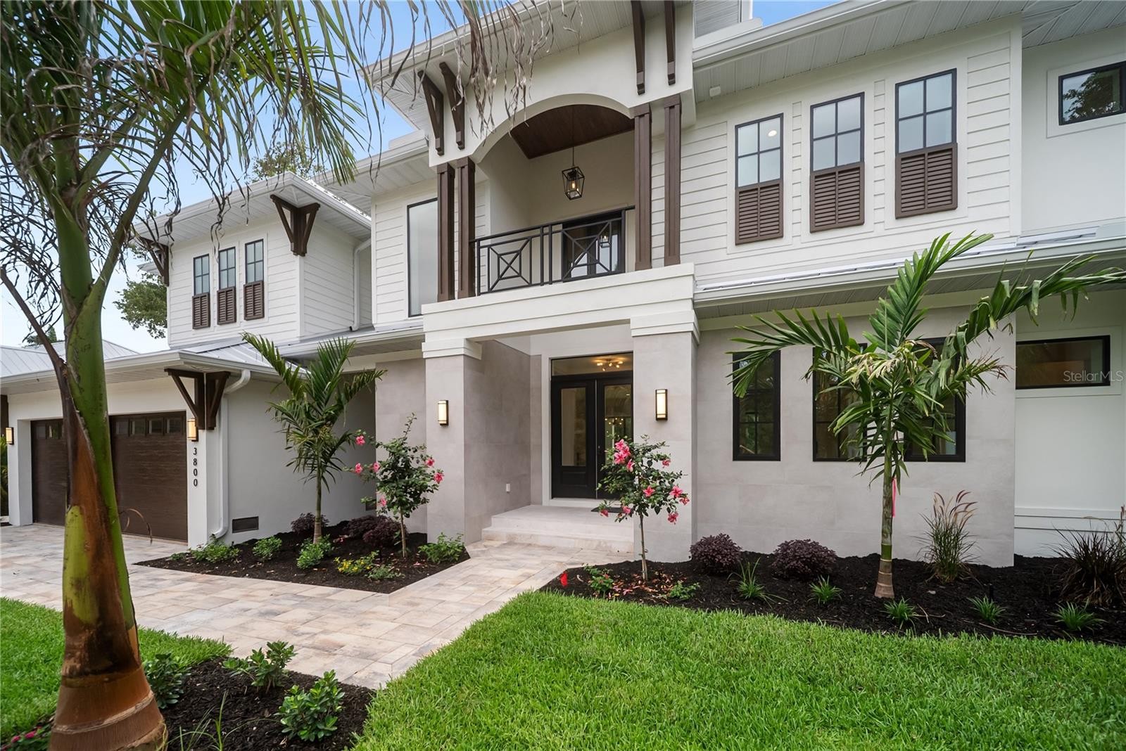 3800 FLORES AVE