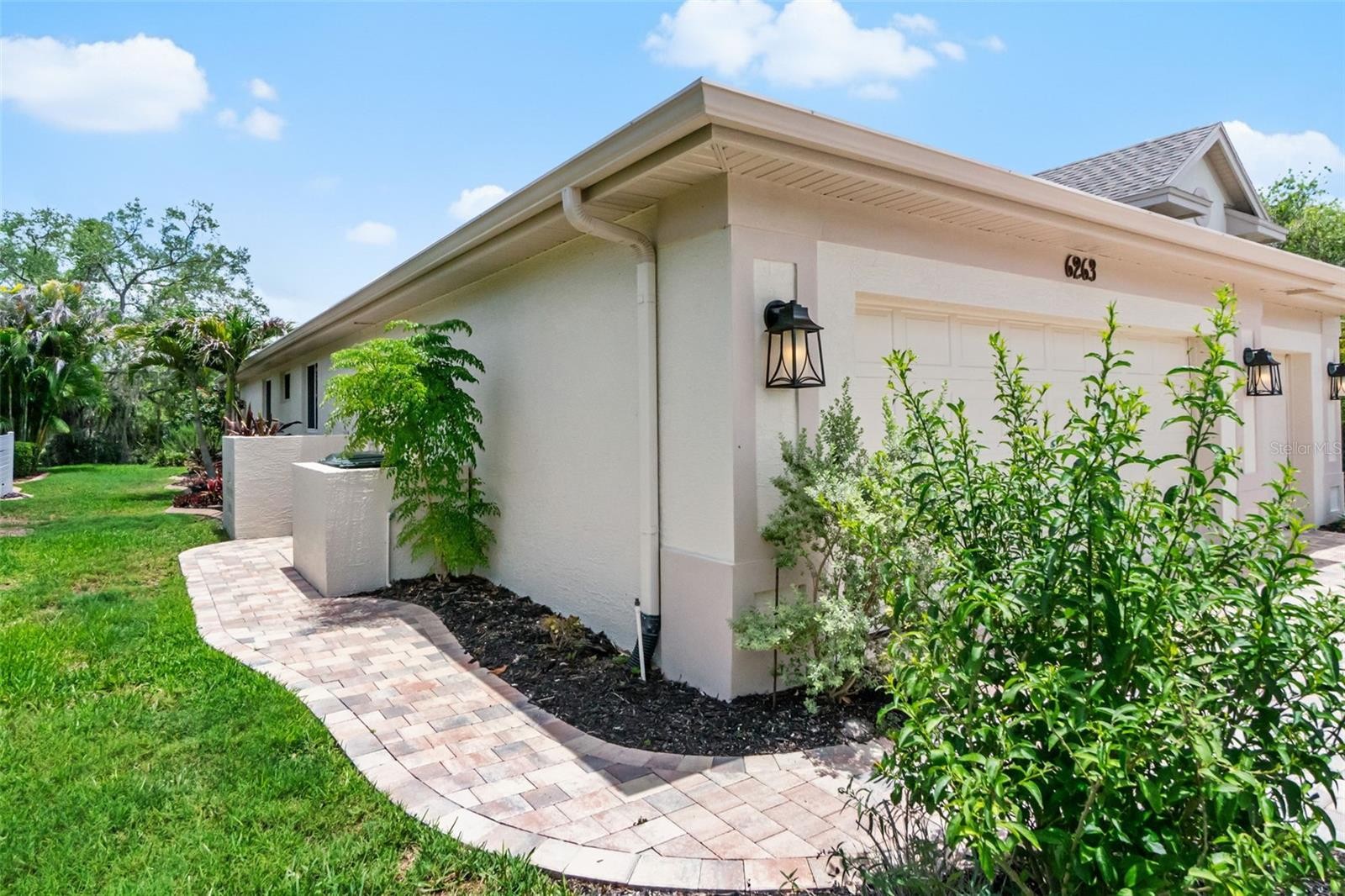 6263 AVENTURA DR