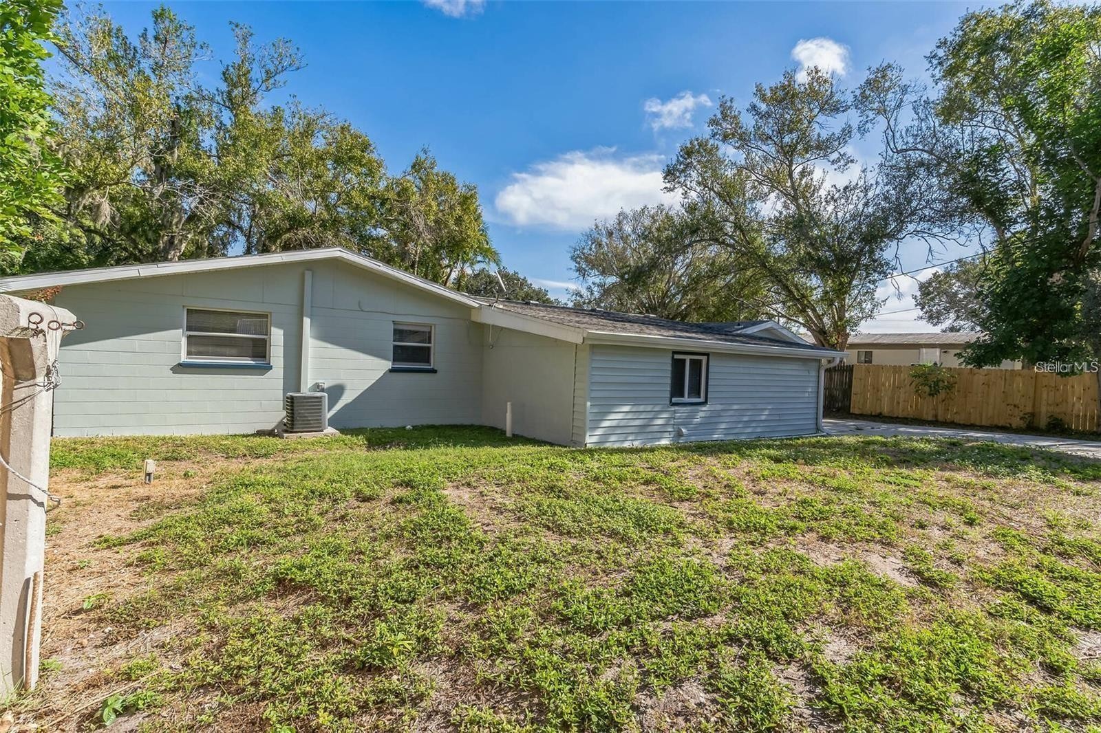 403 PINEWOOD AVE