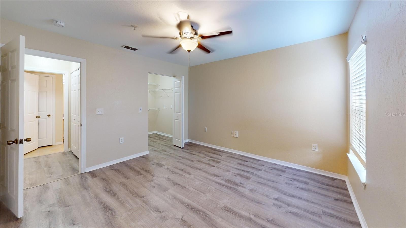 8911 MANOR LOOP #106