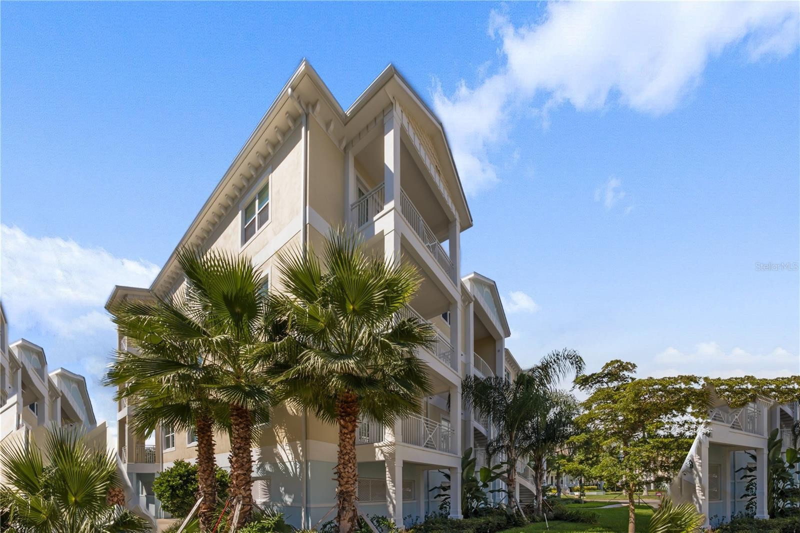 7611 34TH AVE W #302