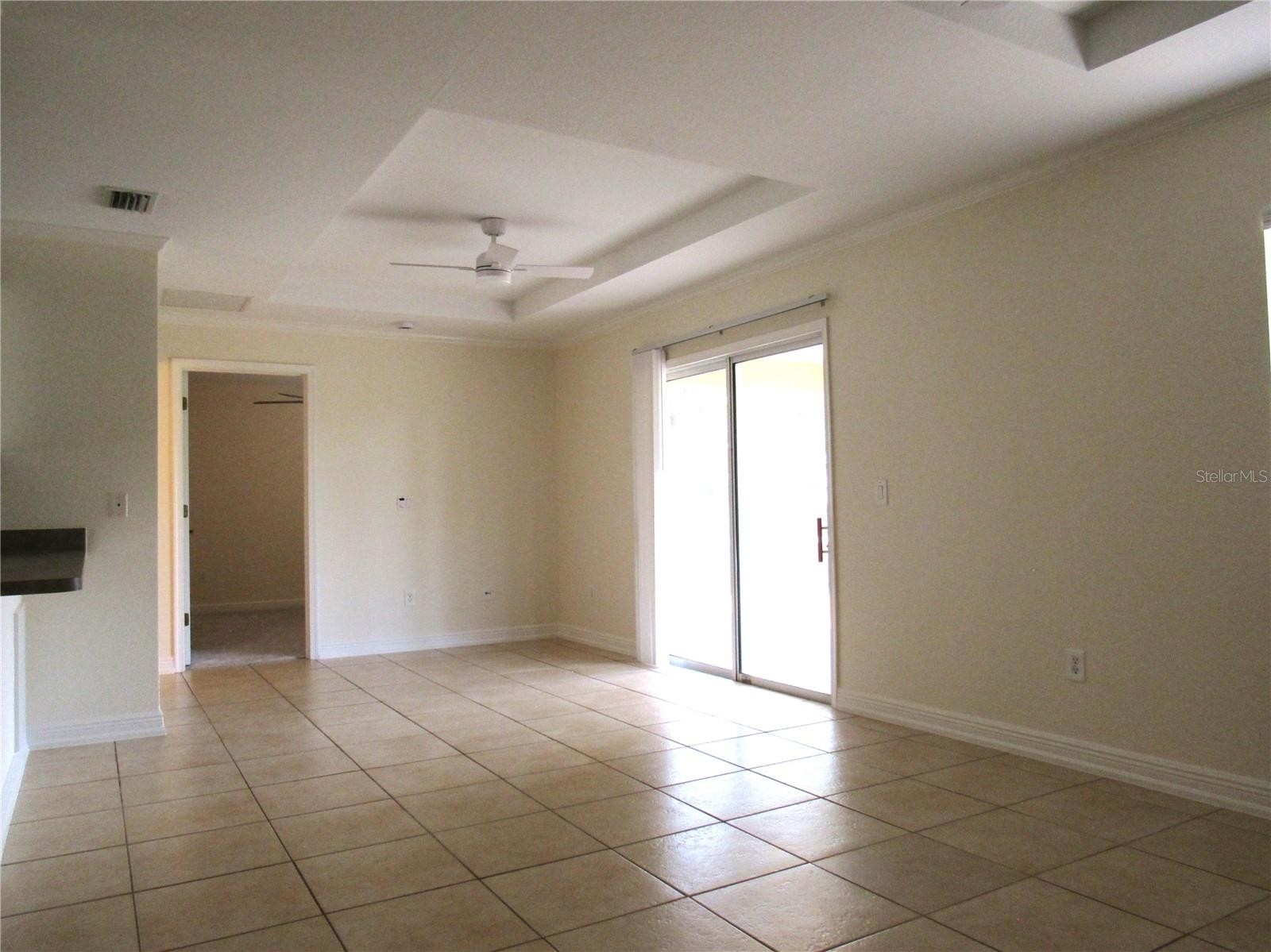 1519 NORA LN