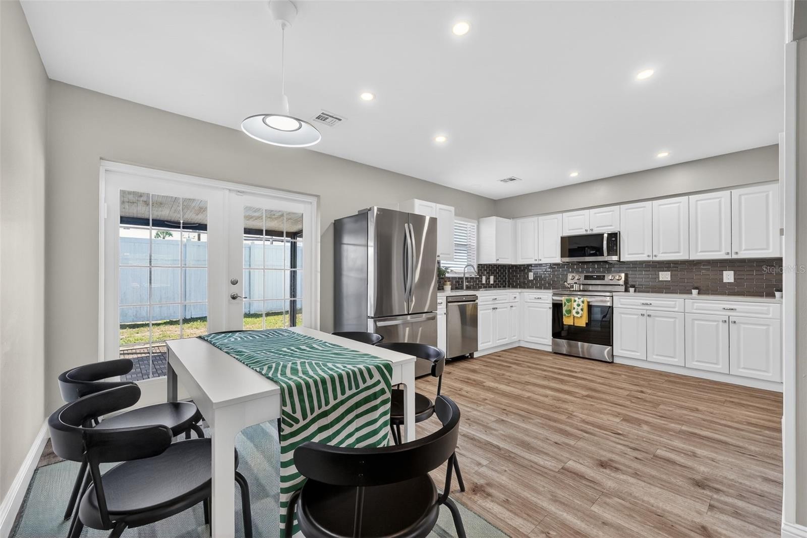 2806 UPPER TANGELO DR