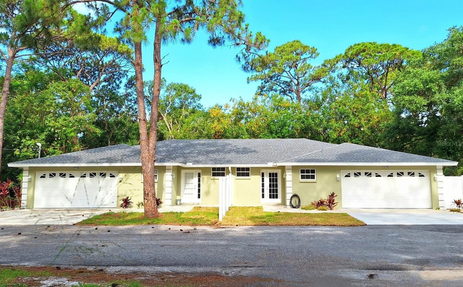 1213 BENEDICT CT