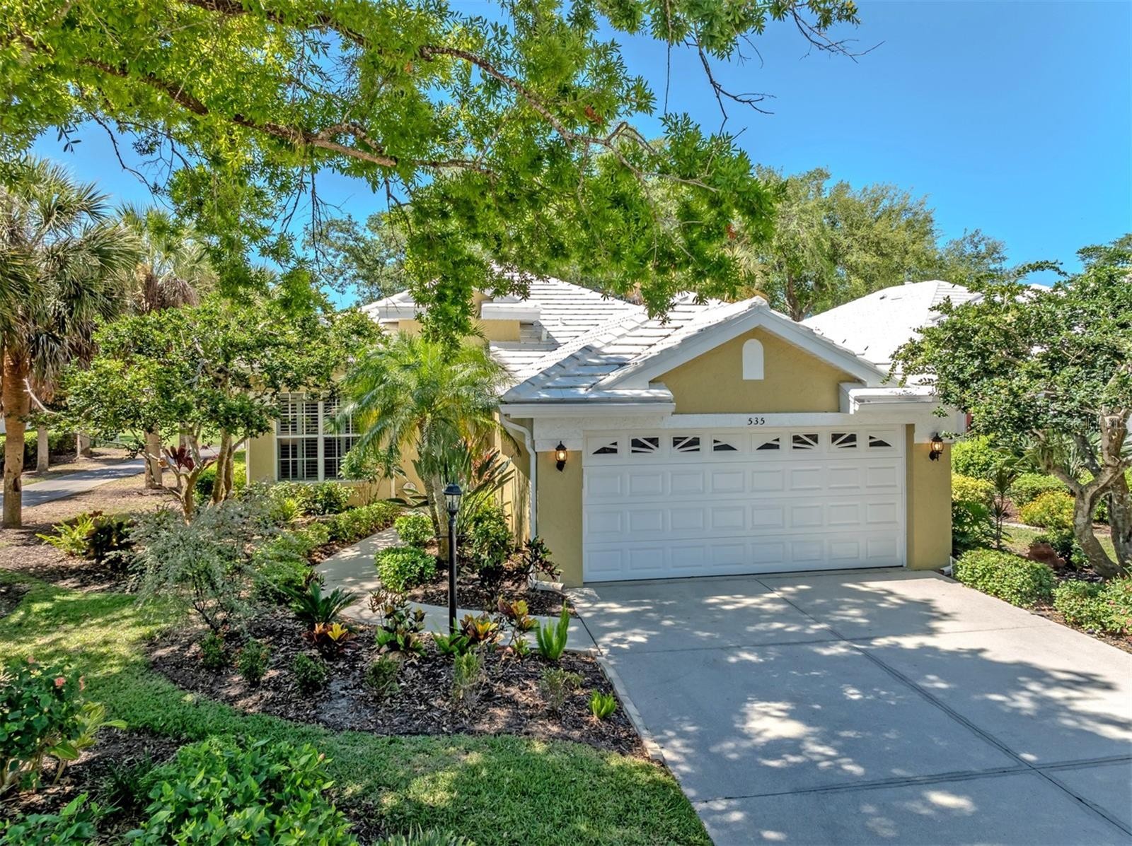 535 FALLBROOK DR