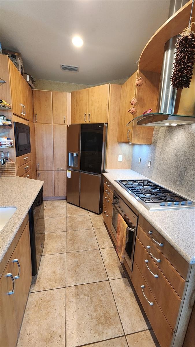 2484 MAGNOLIA CIR