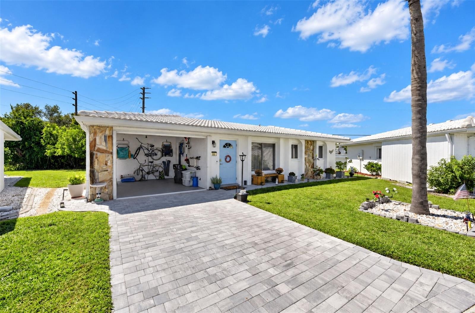 82 CIRCLEWOOD DR #A3-4