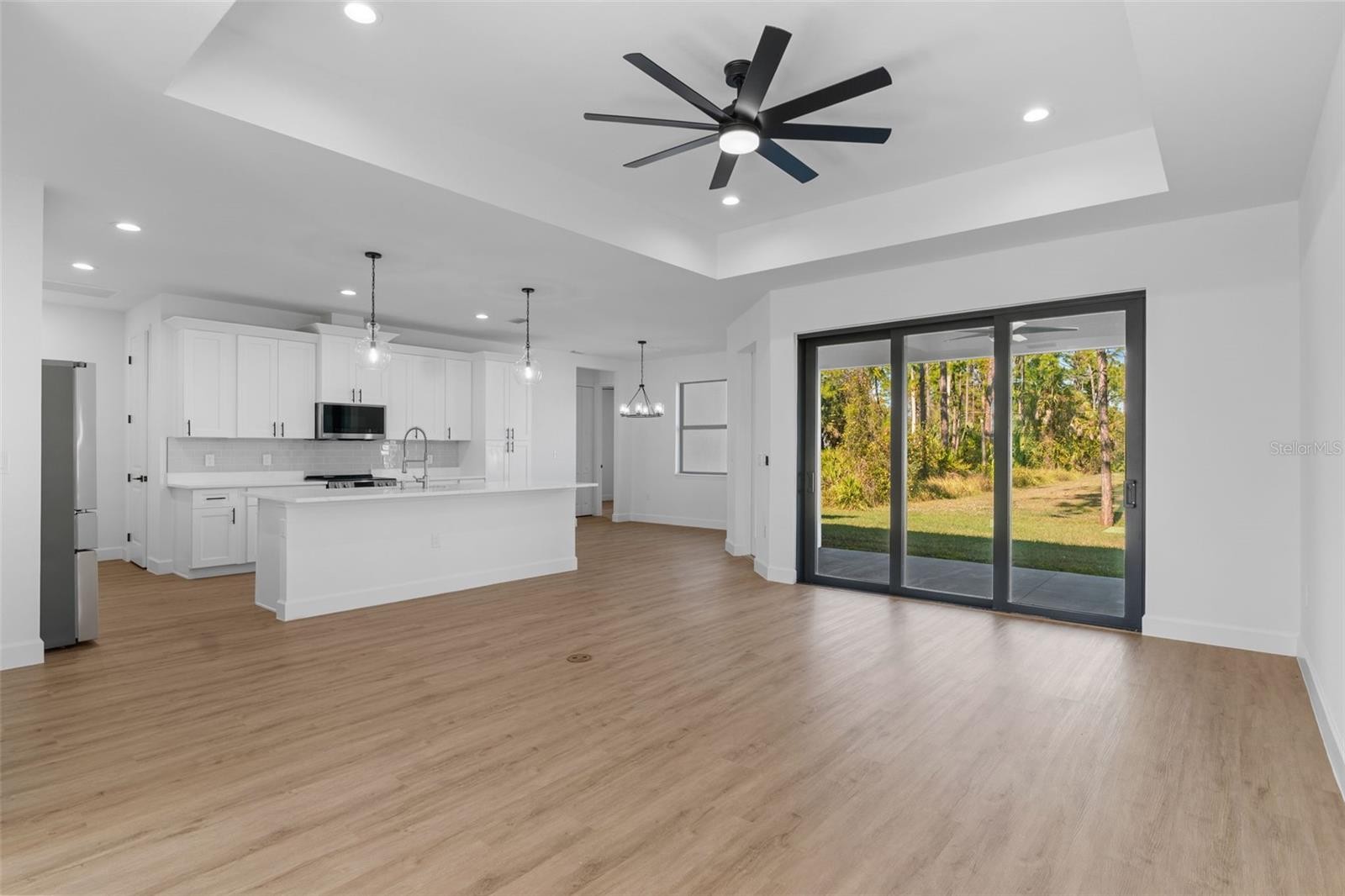 1566 KNOTTY PINE AVE