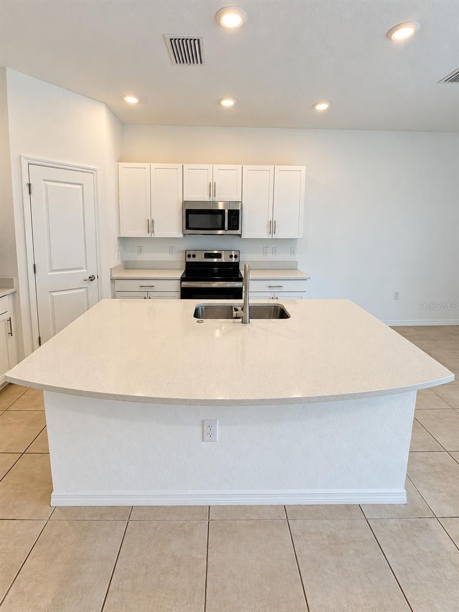 8556 LUNAR SKYE ST
