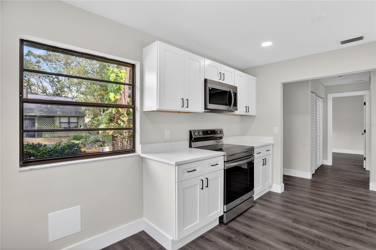 5014 BARRINGTON CIR #2102