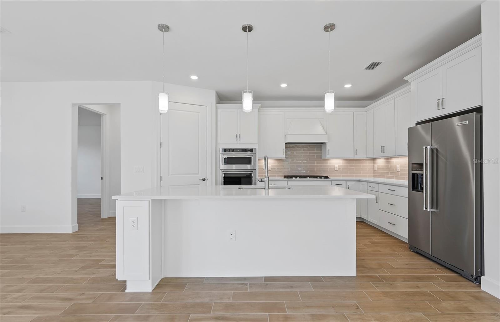 1836 SILVER SHORES BLVD