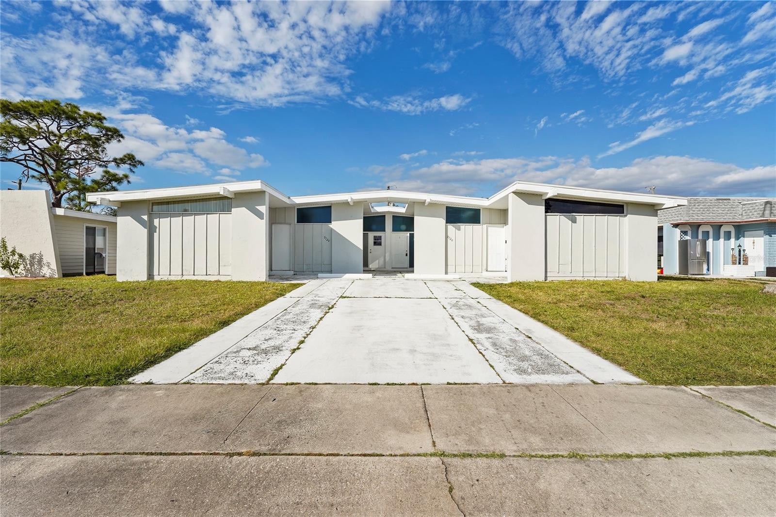 5724/5720 GALLATIN LN