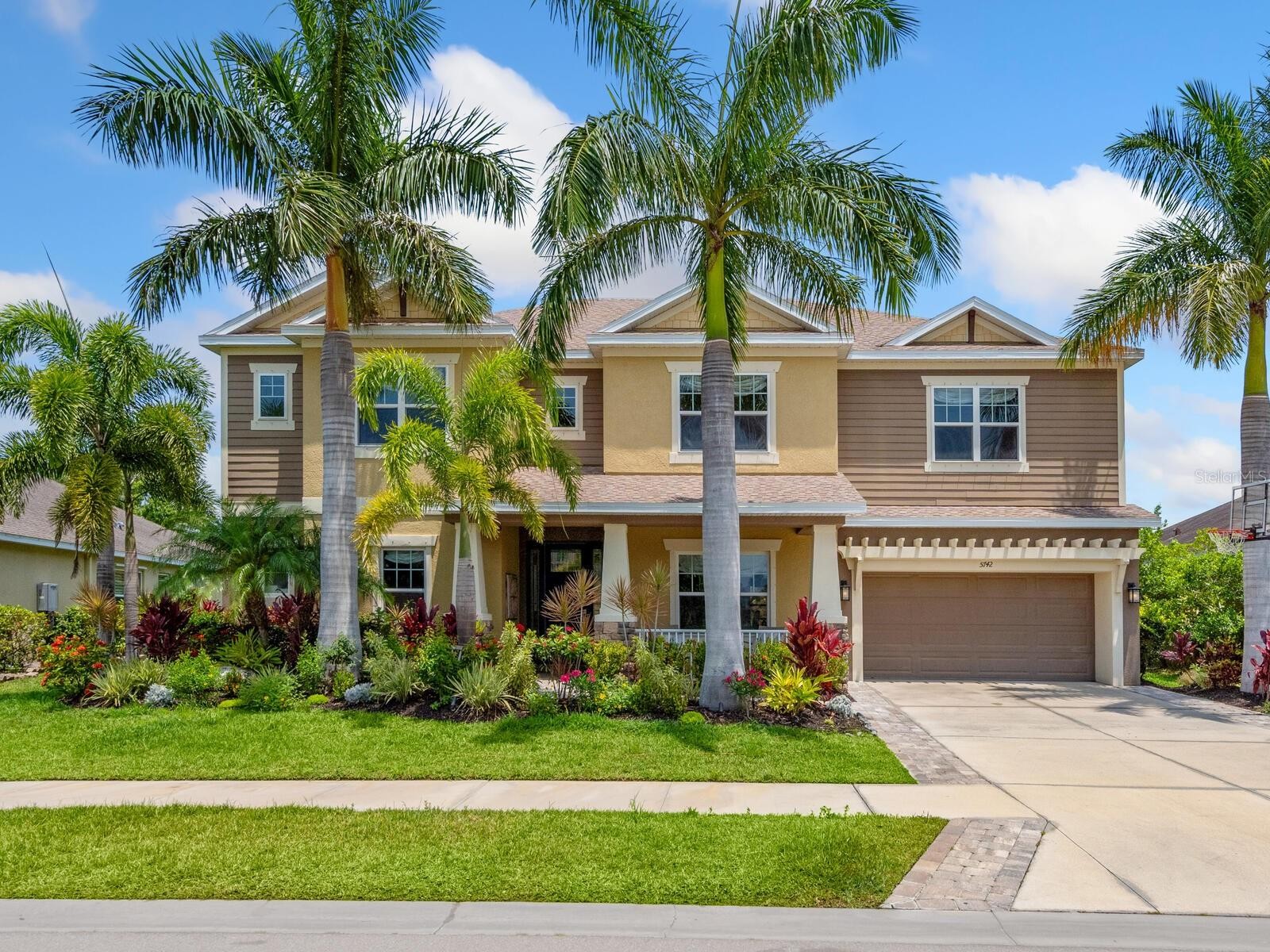 5742 HYDRANGEA CIR