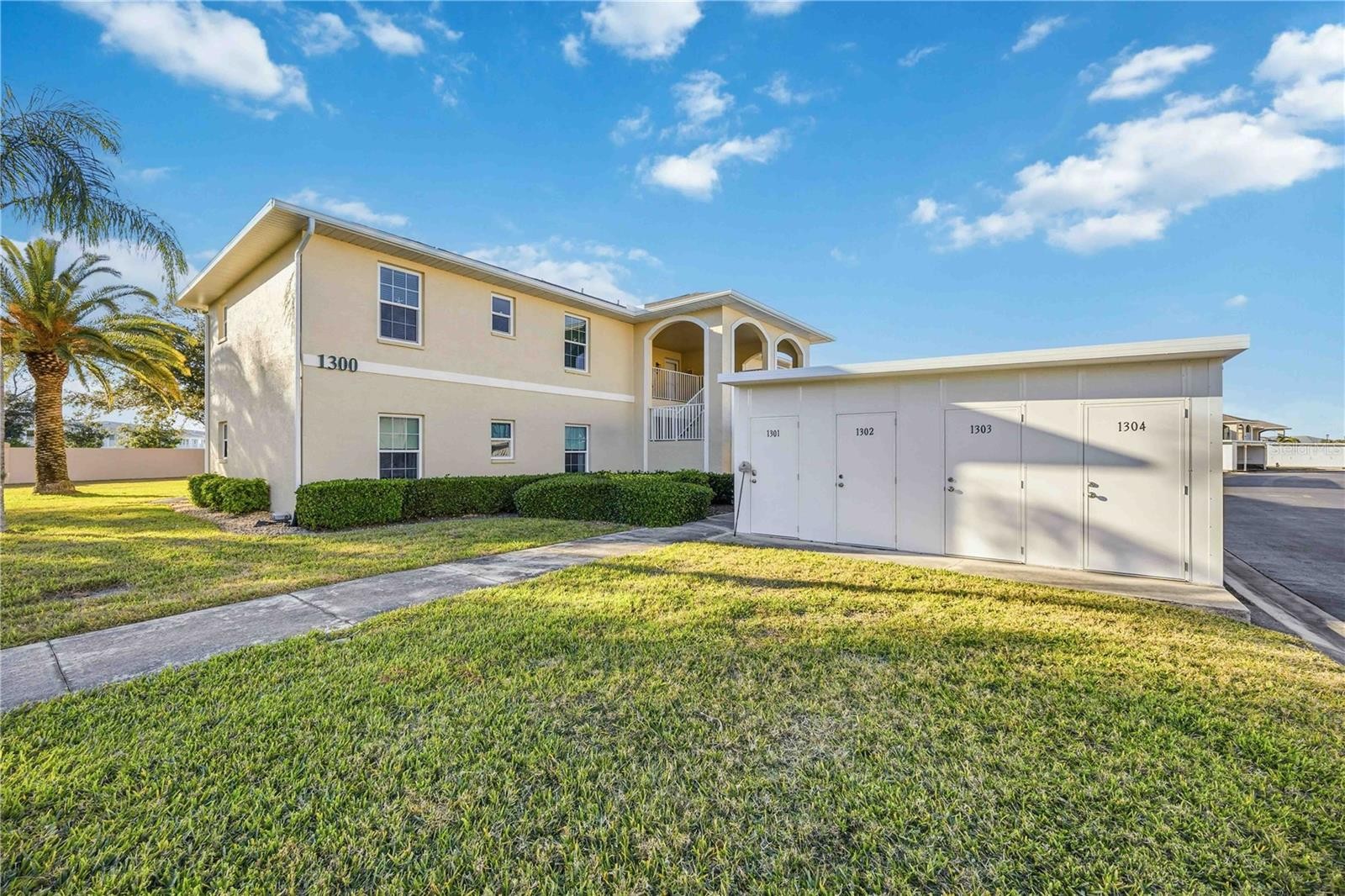 5800 SABAL TRACE DR #1302