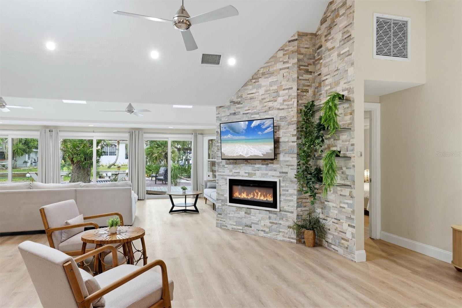 1232 NORTHPORT DR