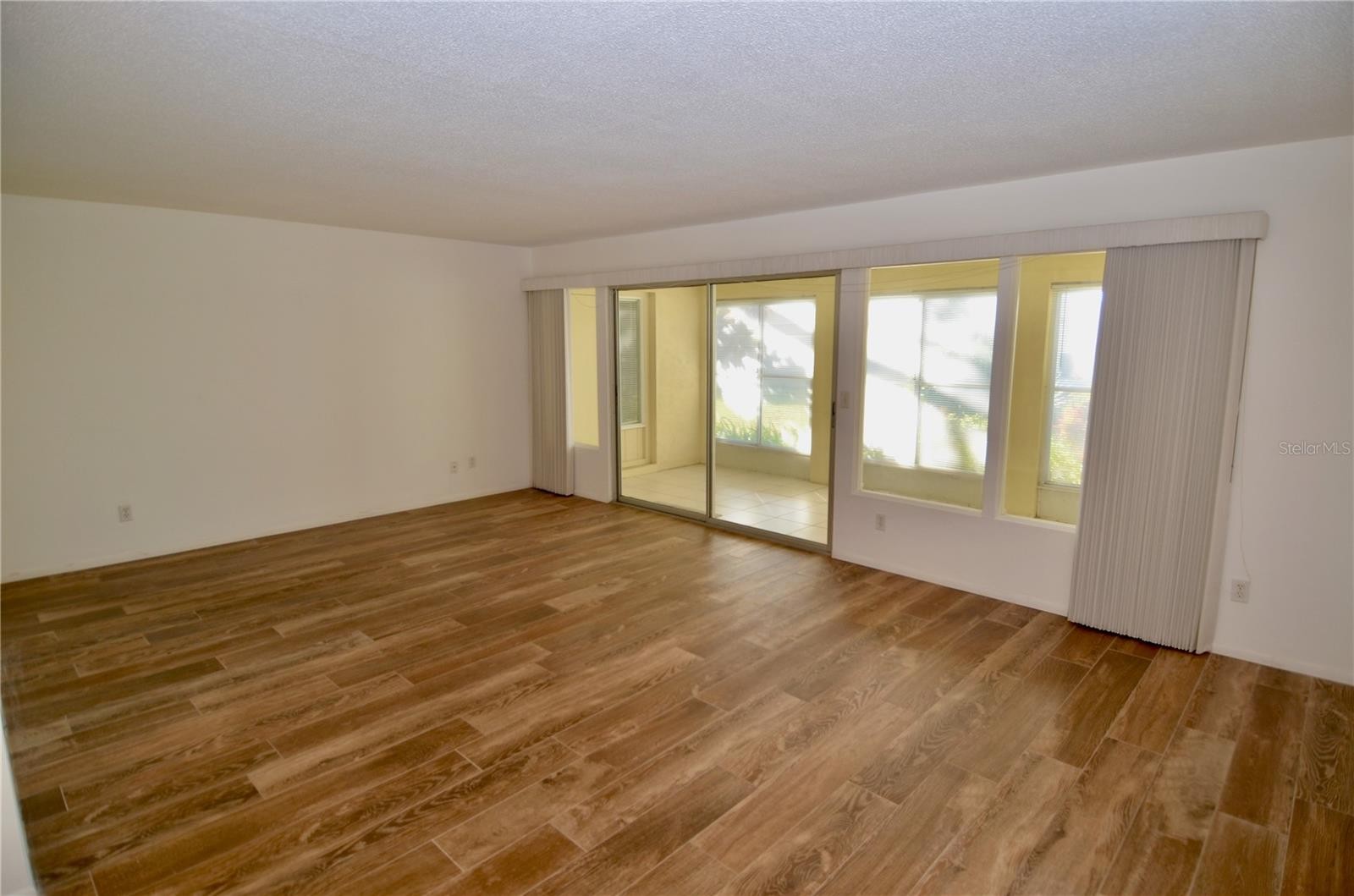 3560 HISPANIA PL #211