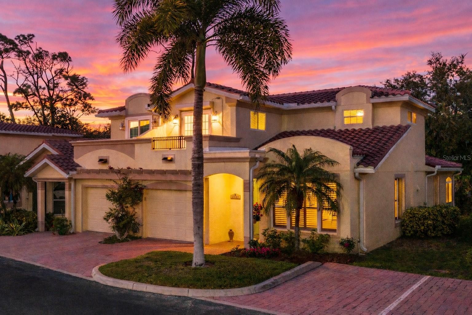 1140 BEACHCOMBER CT #11