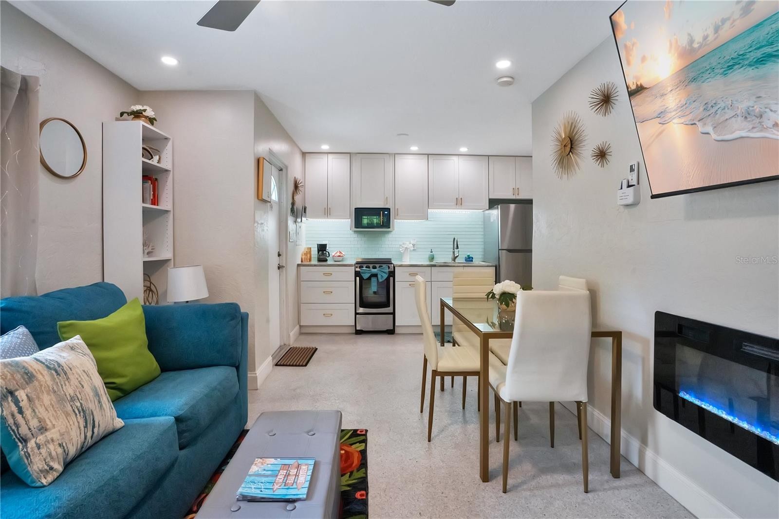 571 SAINT JUDES DR #4